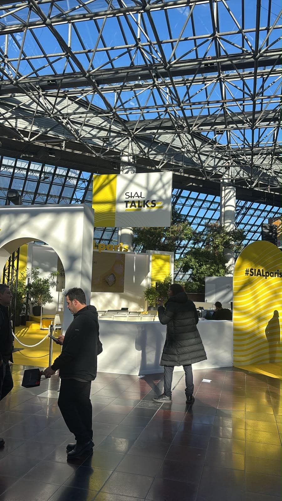 L'espace SIAL Talks sous la verrière du salon SIAL Paris 2026